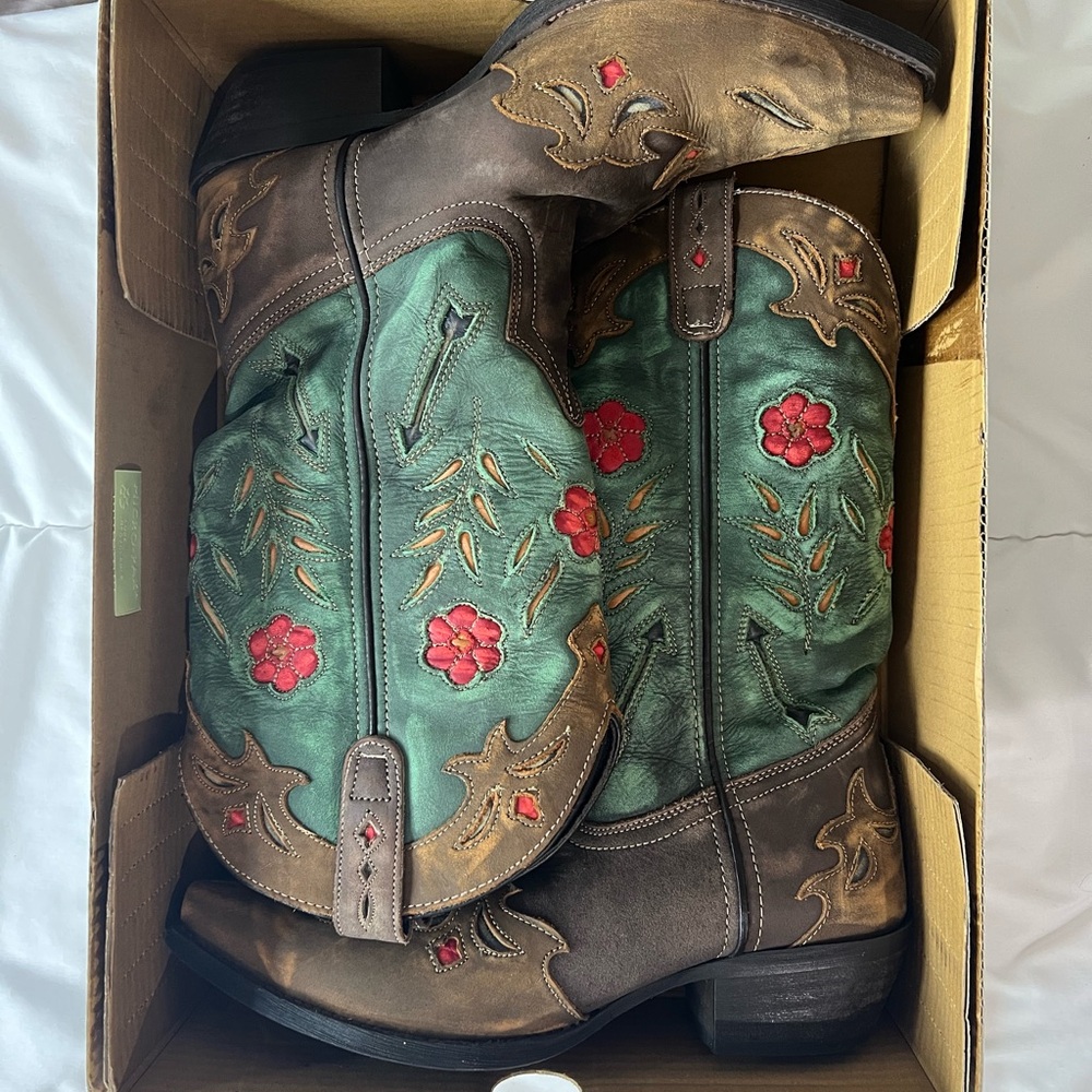Laredo Embroidered Cowboy Boots - Picture 4 of 11